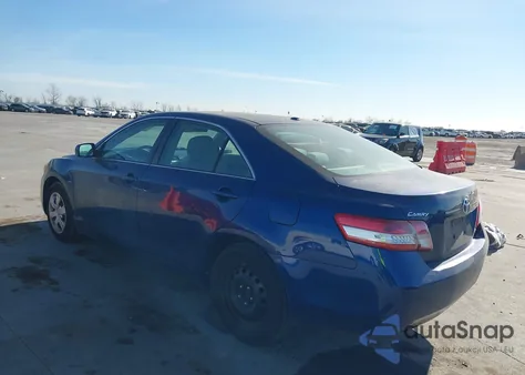 2010 Toyota Camry Le z USA, uszkodzony, nr VIN 4T4BF3EK2AR072476